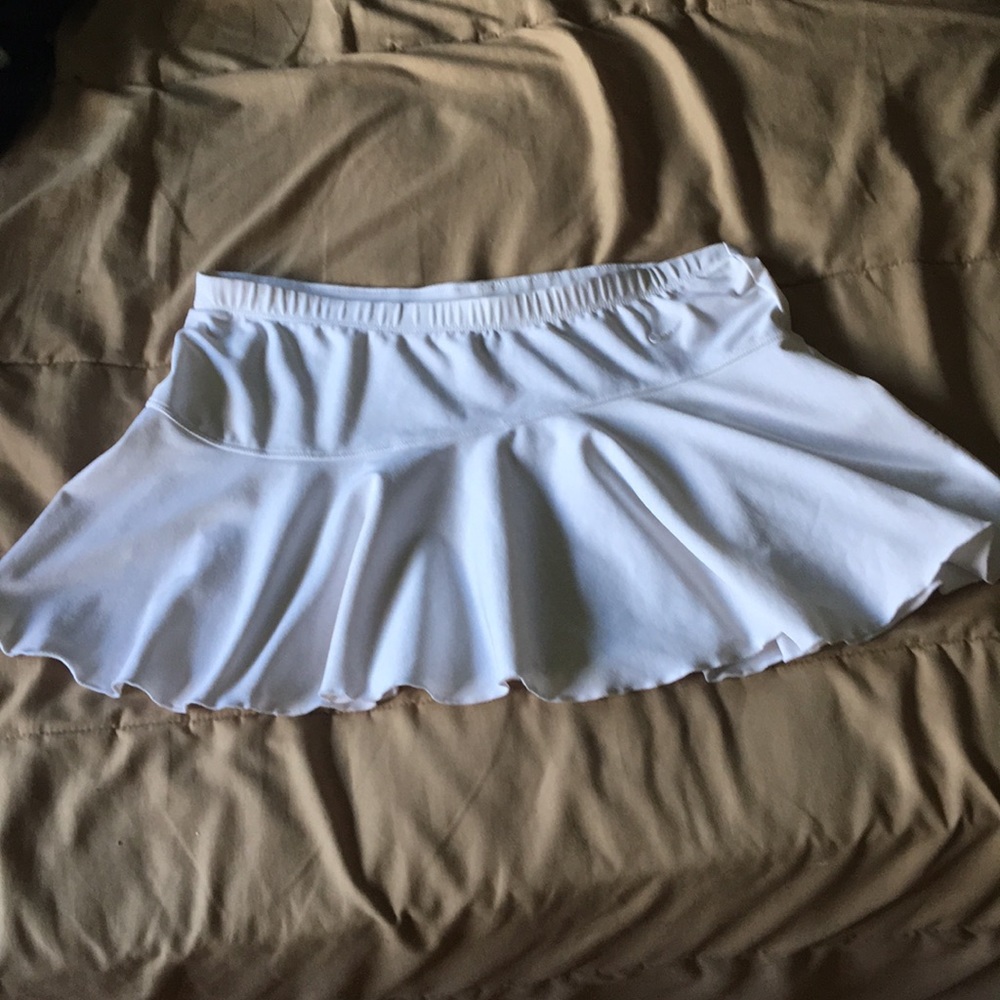 Nike drifit white skirt size M